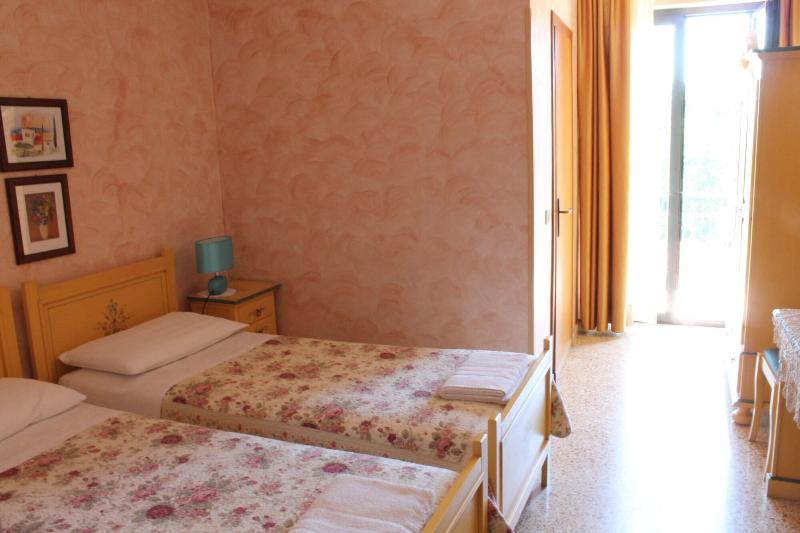 Hotel La Villa image