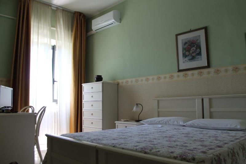 Hotel La Villa image