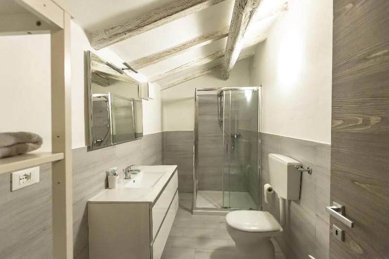 700Enolocanda image