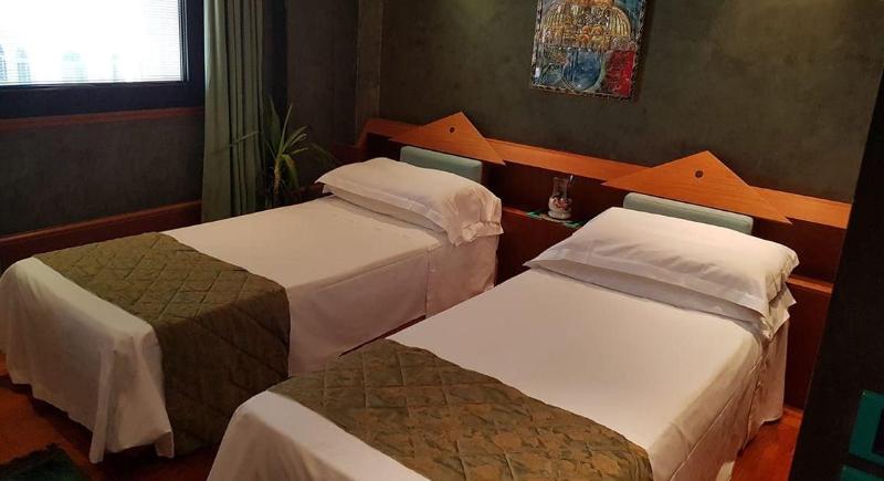 Hr Hotel image