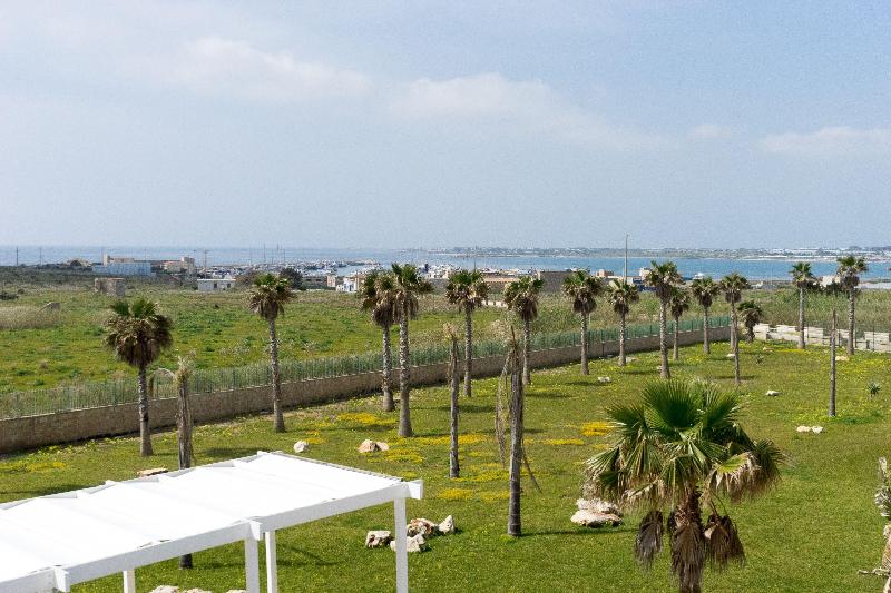 Lalena's Garden image