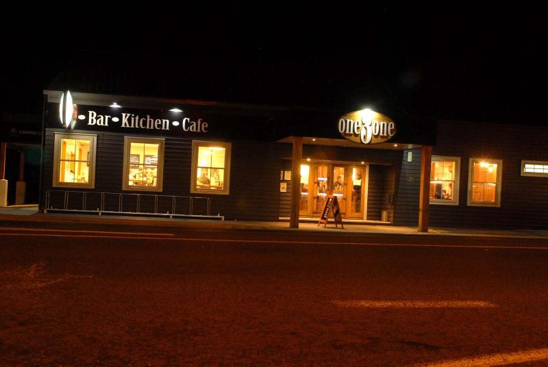 Pedlars Motel image