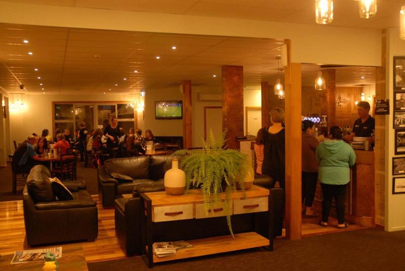 Pedlars Motel image