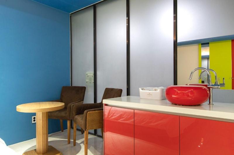 Pentastar Hotel image
