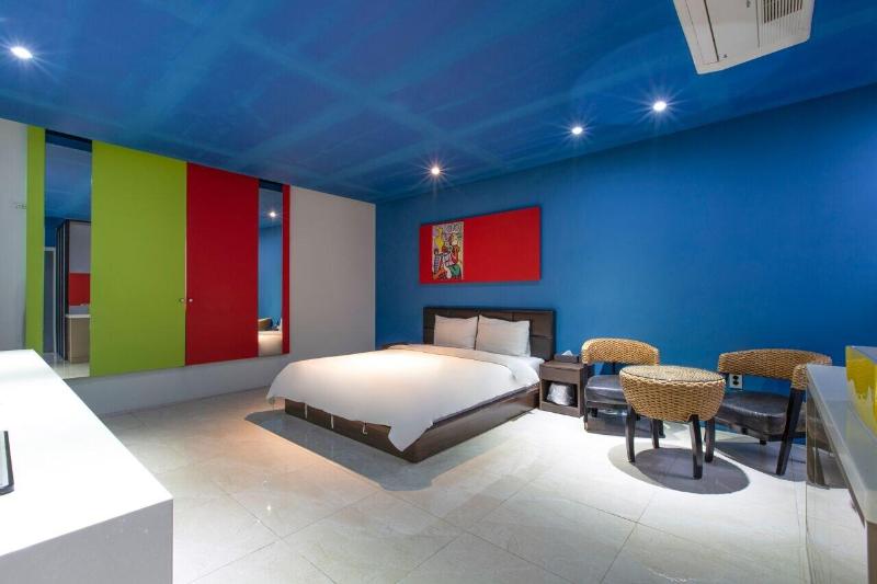 Pentastar Hotel image