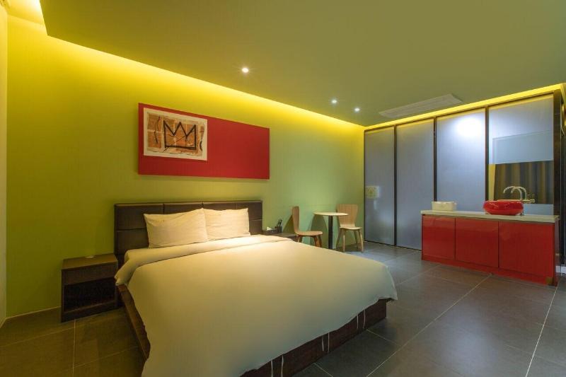 Pentastar Hotel image