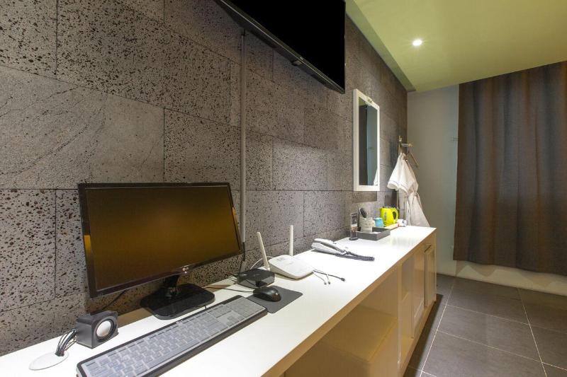 Pentastar Hotel image