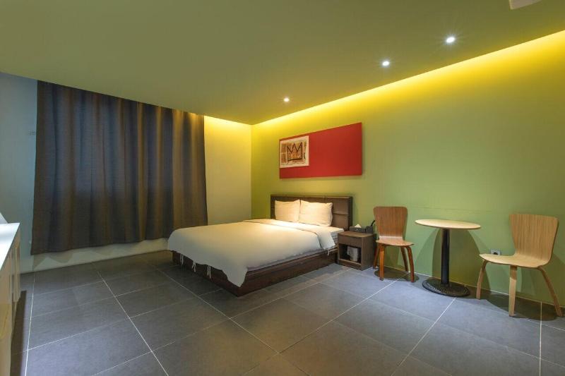 Pentastar Hotel image