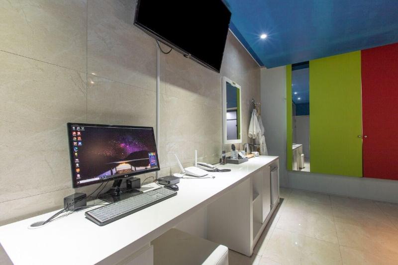 Pentastar Hotel image
