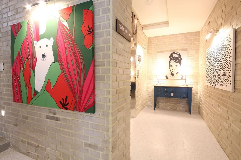 Brooks Hotel image