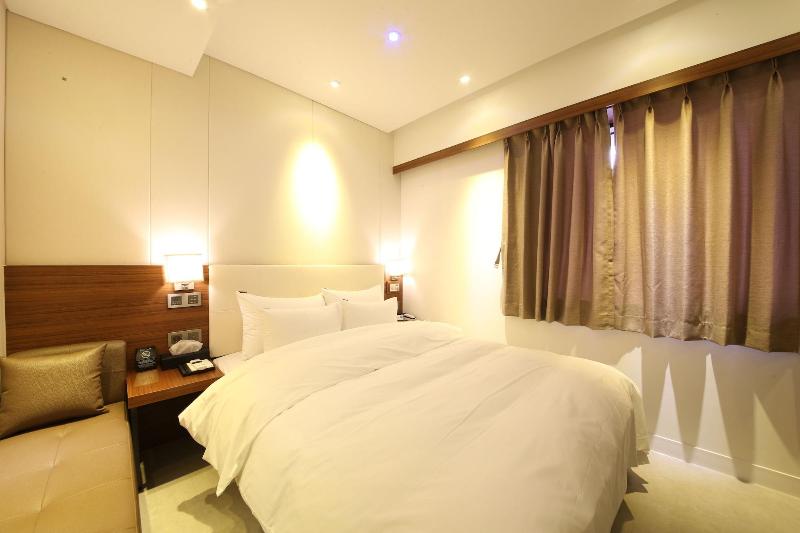 Brooks Hotel image