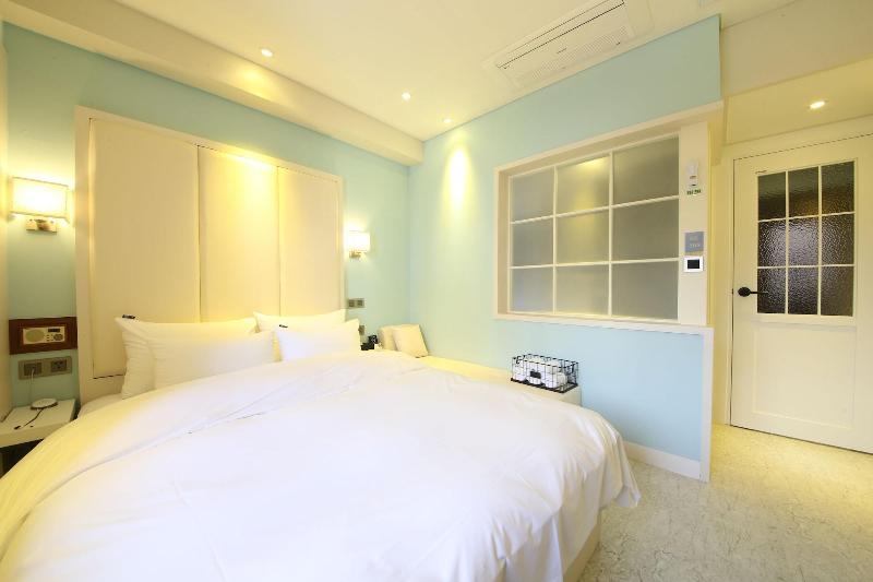 Brooks Hotel image