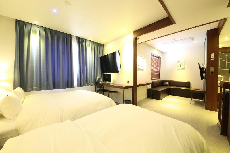 Brooks Hotel image