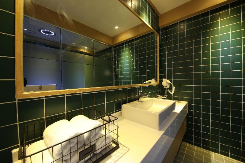 Brooks Hotel image