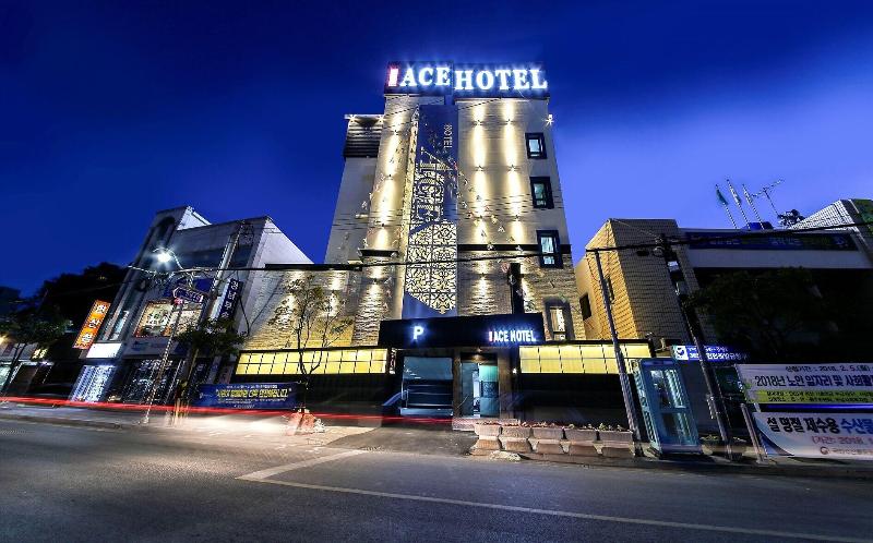 Hotel The Ace image