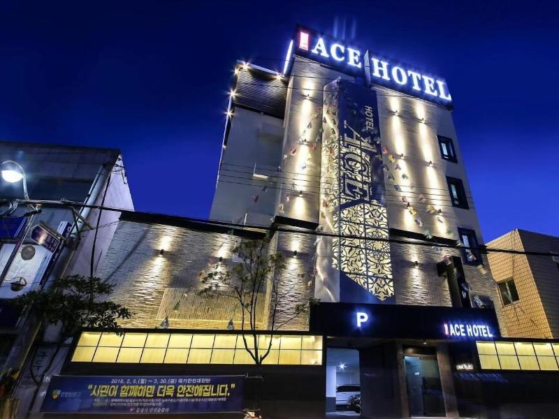 Hotel The Ace image