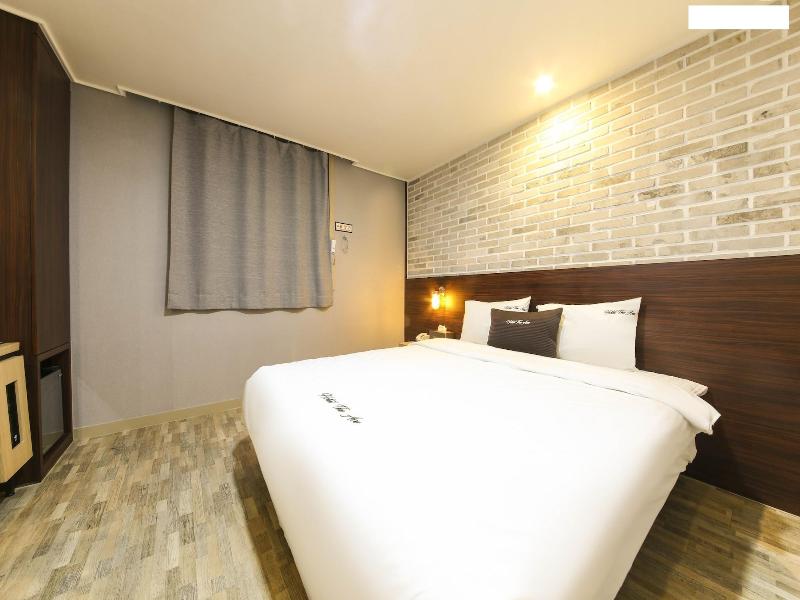 Hotel The Ace image