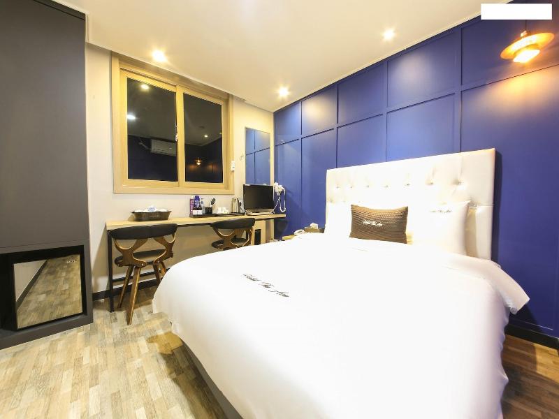 Hotel The Ace image