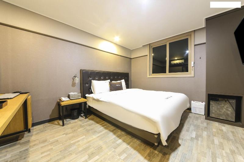 Hotel The Ace image