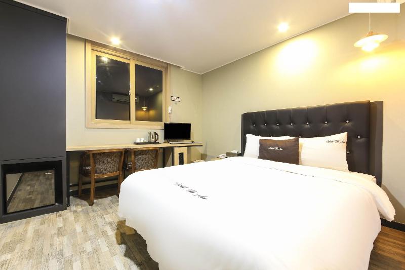 Hotel The Ace image