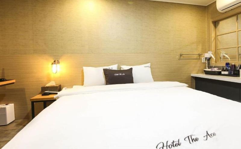 Hotel The Ace image