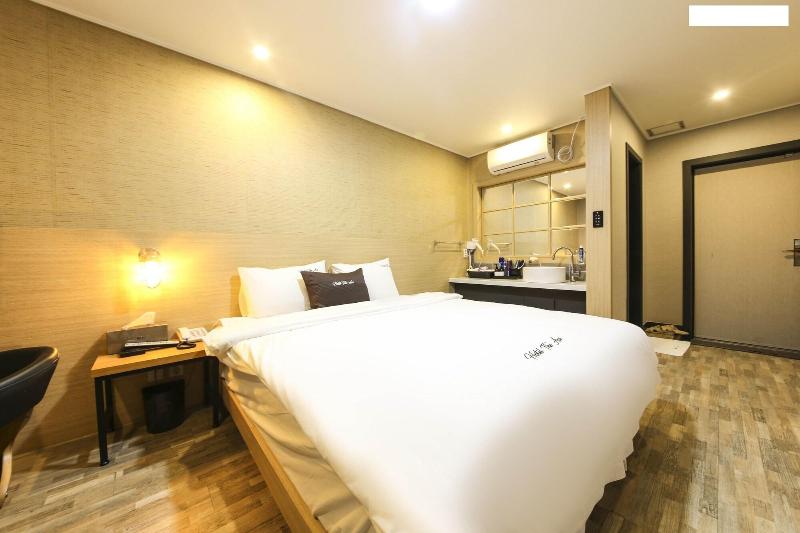 Hotel The Ace image