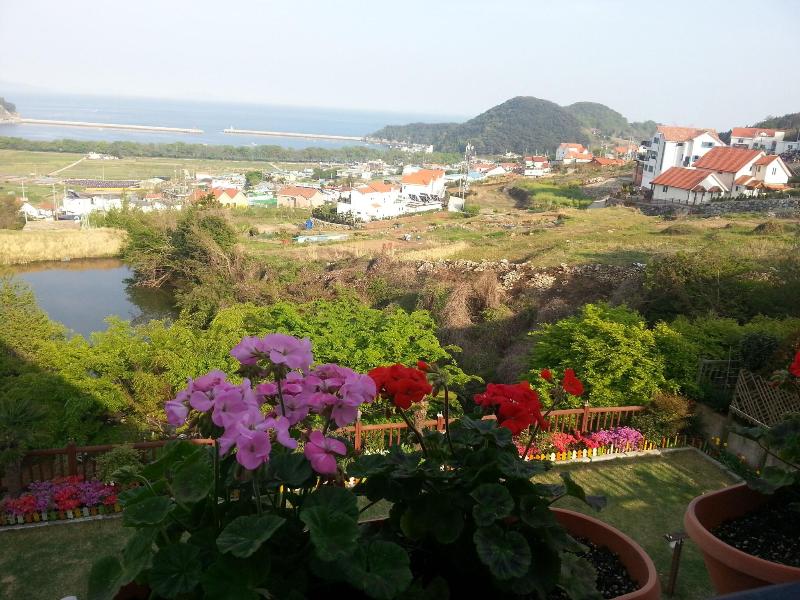 Namhae German Village Neuhaus In Korea image