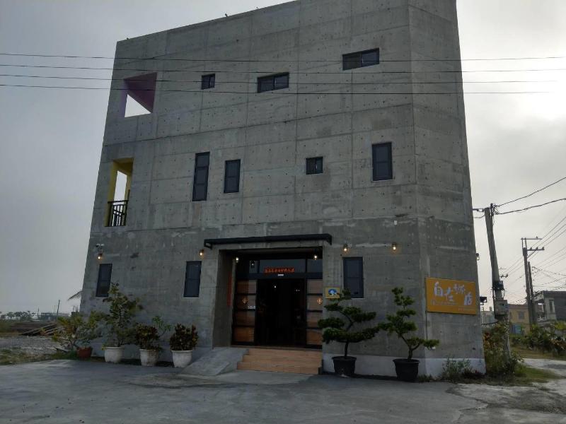 Isvara Hotel image