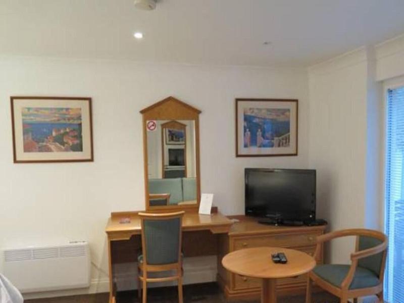 Gosfield Lake Resort image