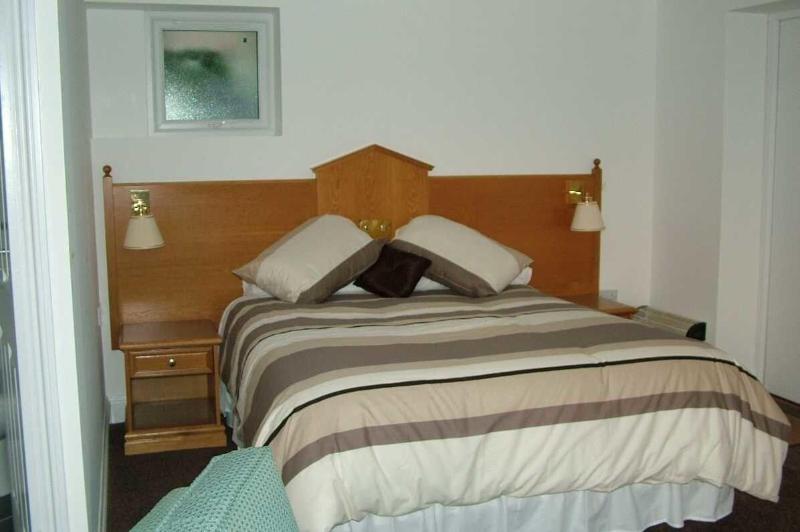 Gosfield Lake Resort image