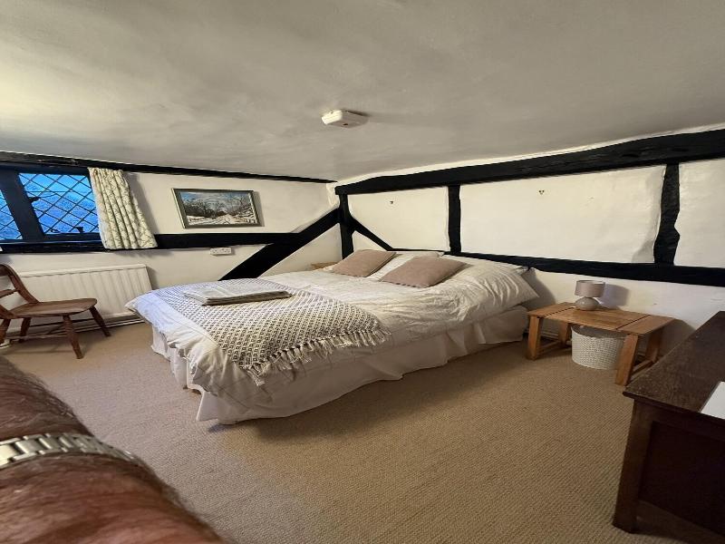 Bed And Breakfast Dunsfold image