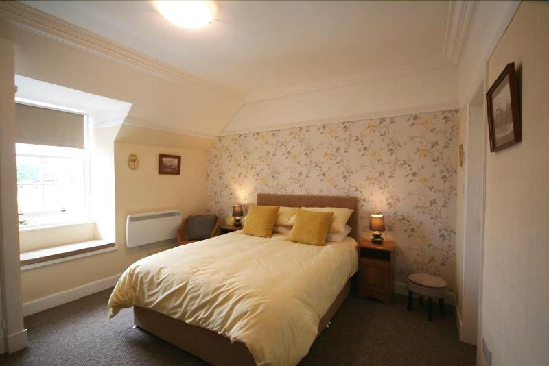 Corrie Hotel image
