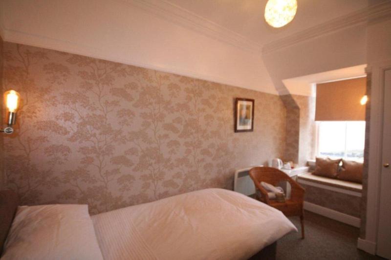 Corrie Hotel image