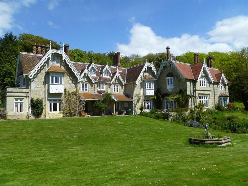 Lisle Combe image