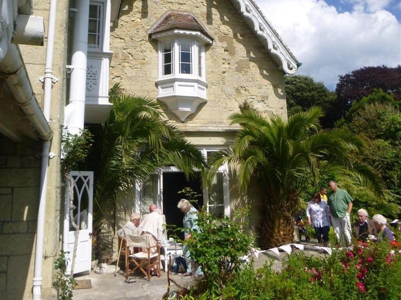 Lisle Combe image