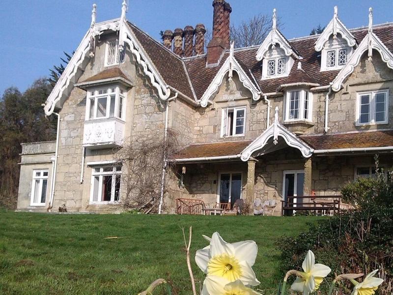 Lisle Combe image