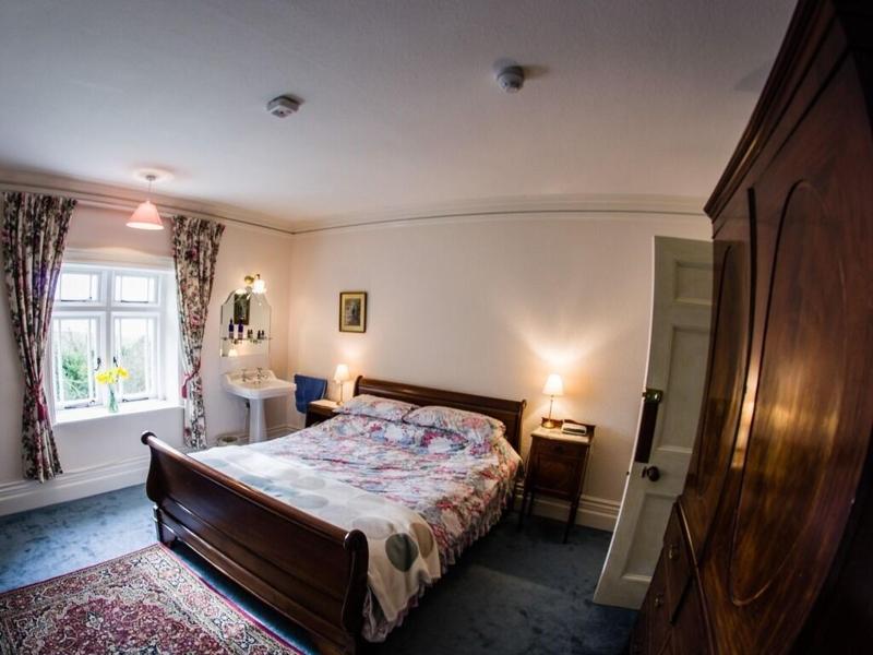 Lisle Combe image