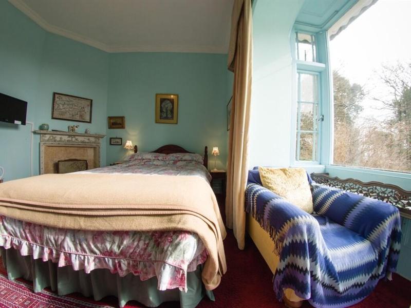 Lisle Combe image