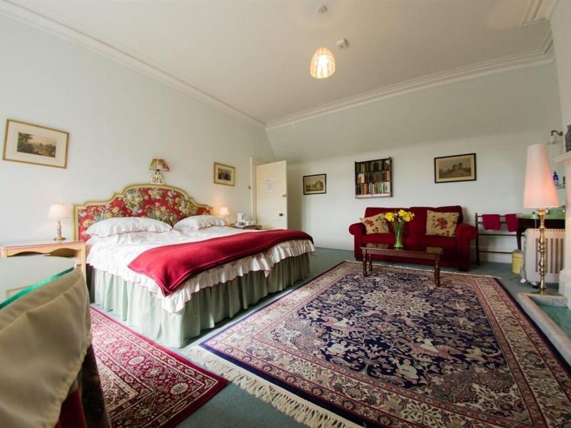Lisle Combe image