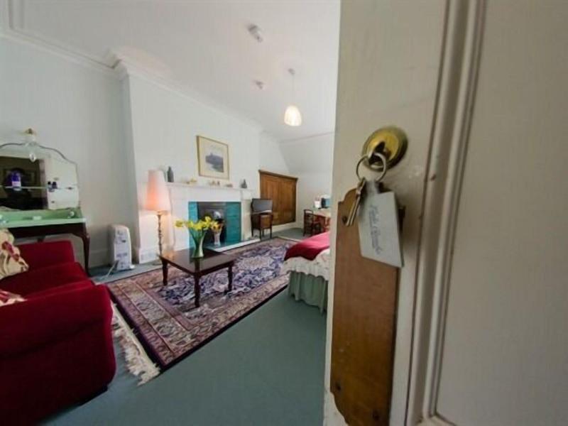 Lisle Combe image