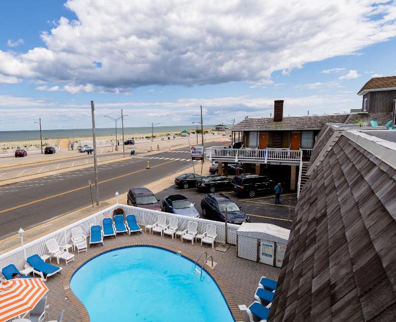 Charlroy Motel image