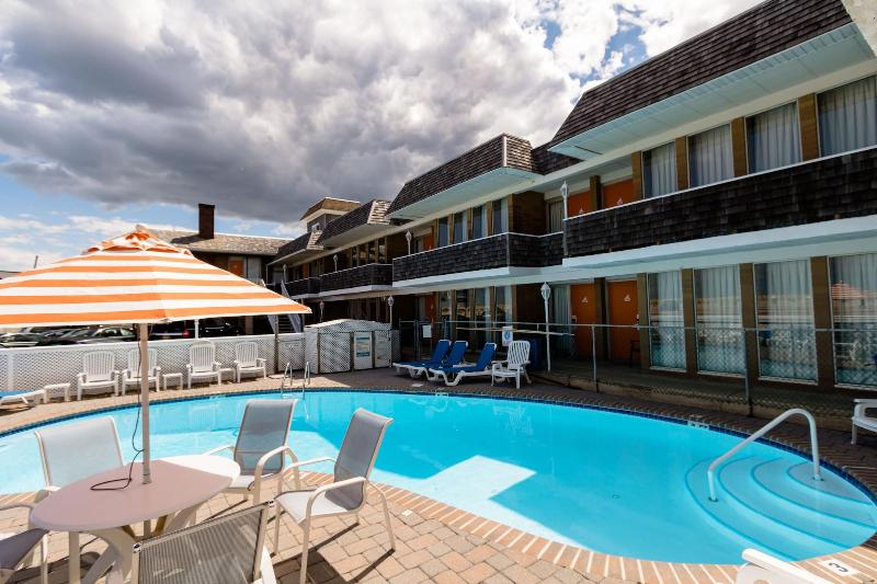 Charlroy Motel image