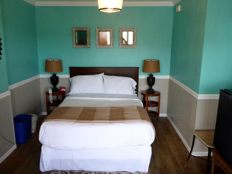 Charlroy Motel image
