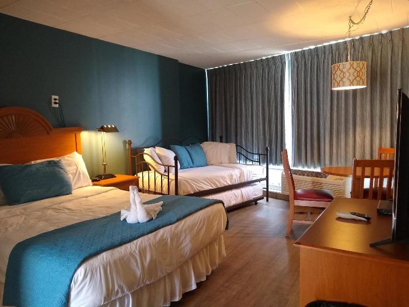 Charlroy Motel image