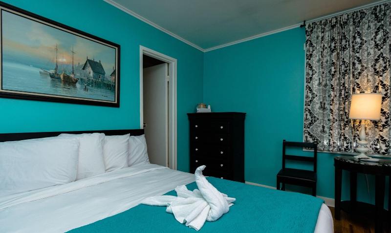 Charlroy Motel image