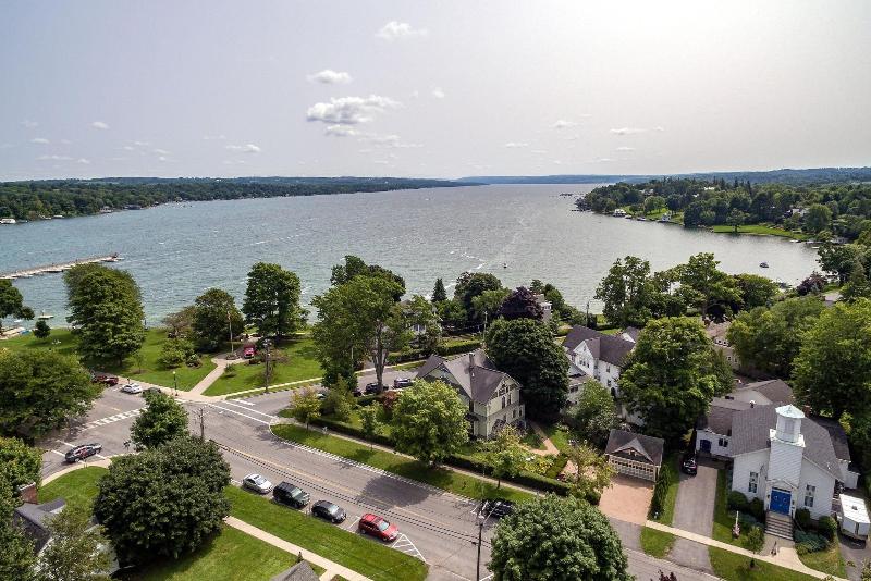 2W Lake image