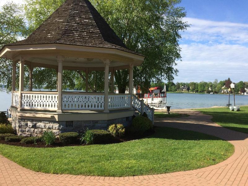 2W Lake image