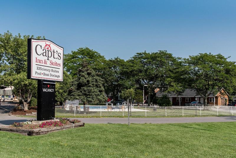 Capt.'s Inn & Suites image