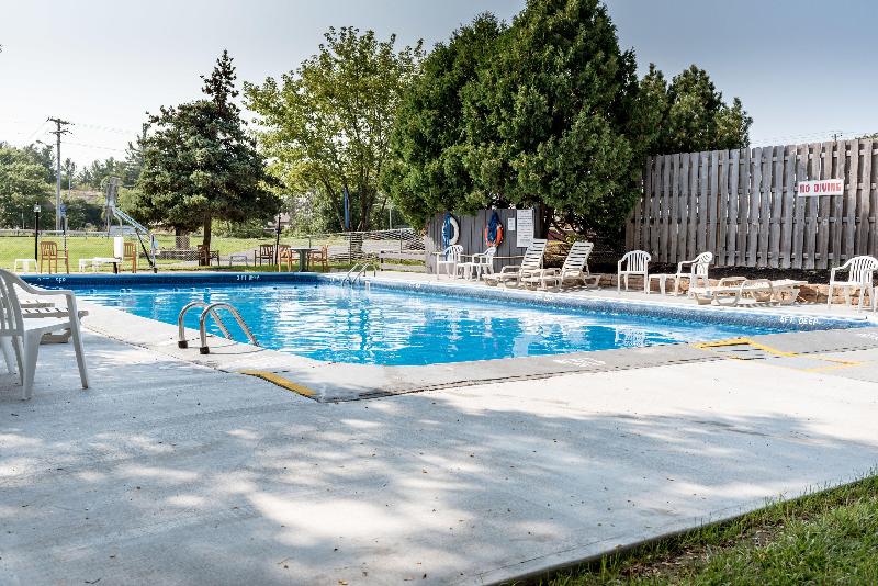 . Capt.'s Inn & Suites