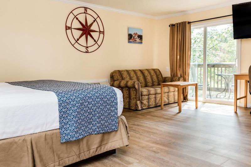 Capt.'s Inn & Suites image